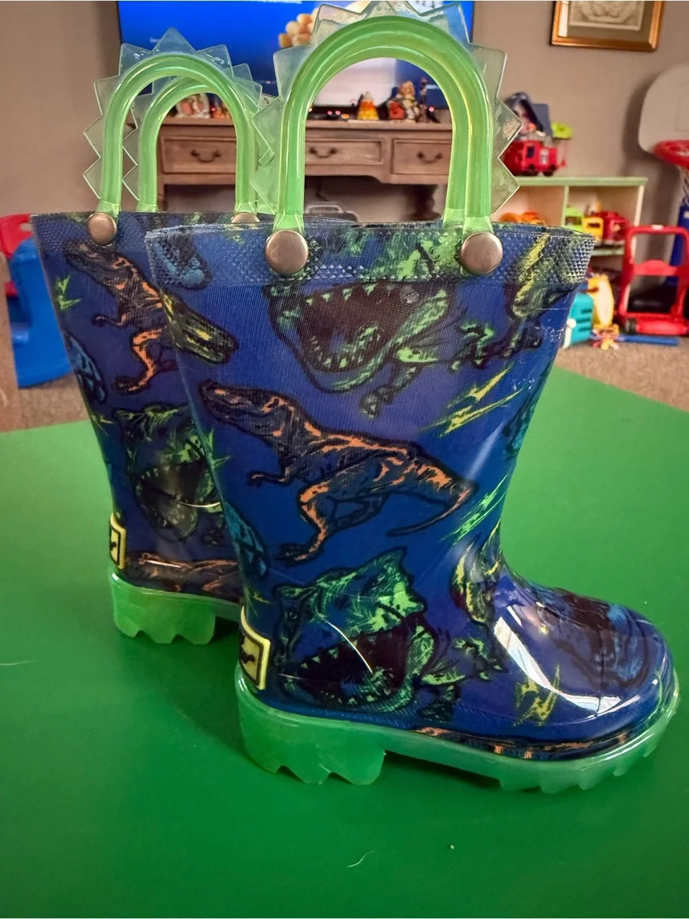 Kids light up rain boots